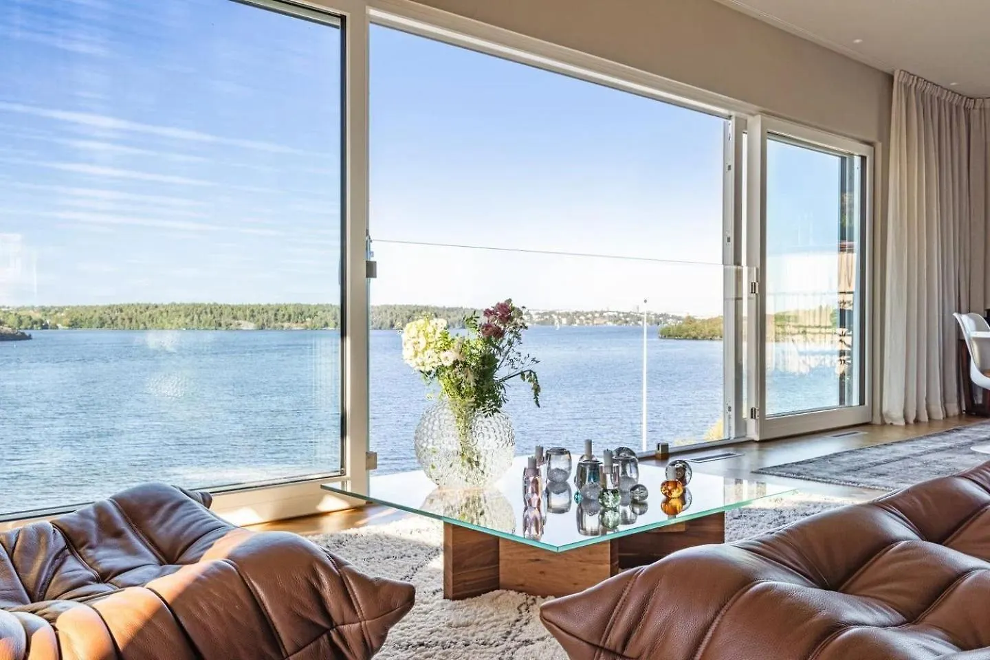 Magic Luxury Villa, Close To Stockholm contacts